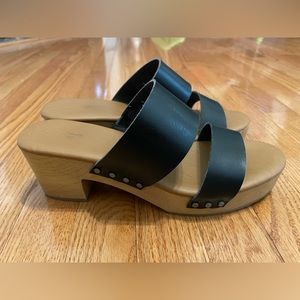 Universal Thread chunky sandal heels